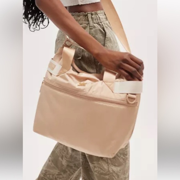 adidas Originals Puffer Shopper Tote bag in great condition.Peach color - Picture 1 of 16